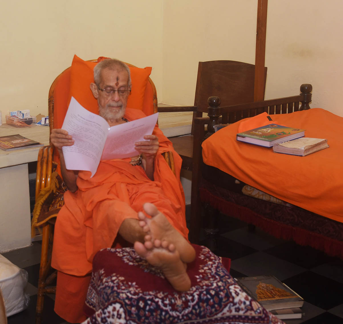 ಹರ್ನಿಯಾ ಶಸ್ತ್ರಚಿಕಿತ್ಸೆ: ಮಠಕ್ಕೆ ಮರಳಿದ ಪೇಜಾವರ ಶ್ರೀ